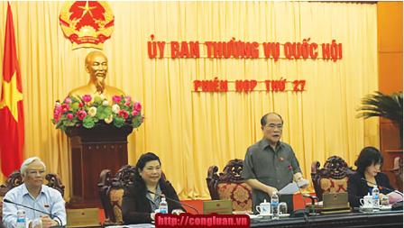 គណៈកម្មាធិការអចិន្ត្រៃយ៍រដ្ឋសភាវៀតណាមផ្តល់មតិចំពោះការទូទាតថវិកាឆ្នាំ២០១២